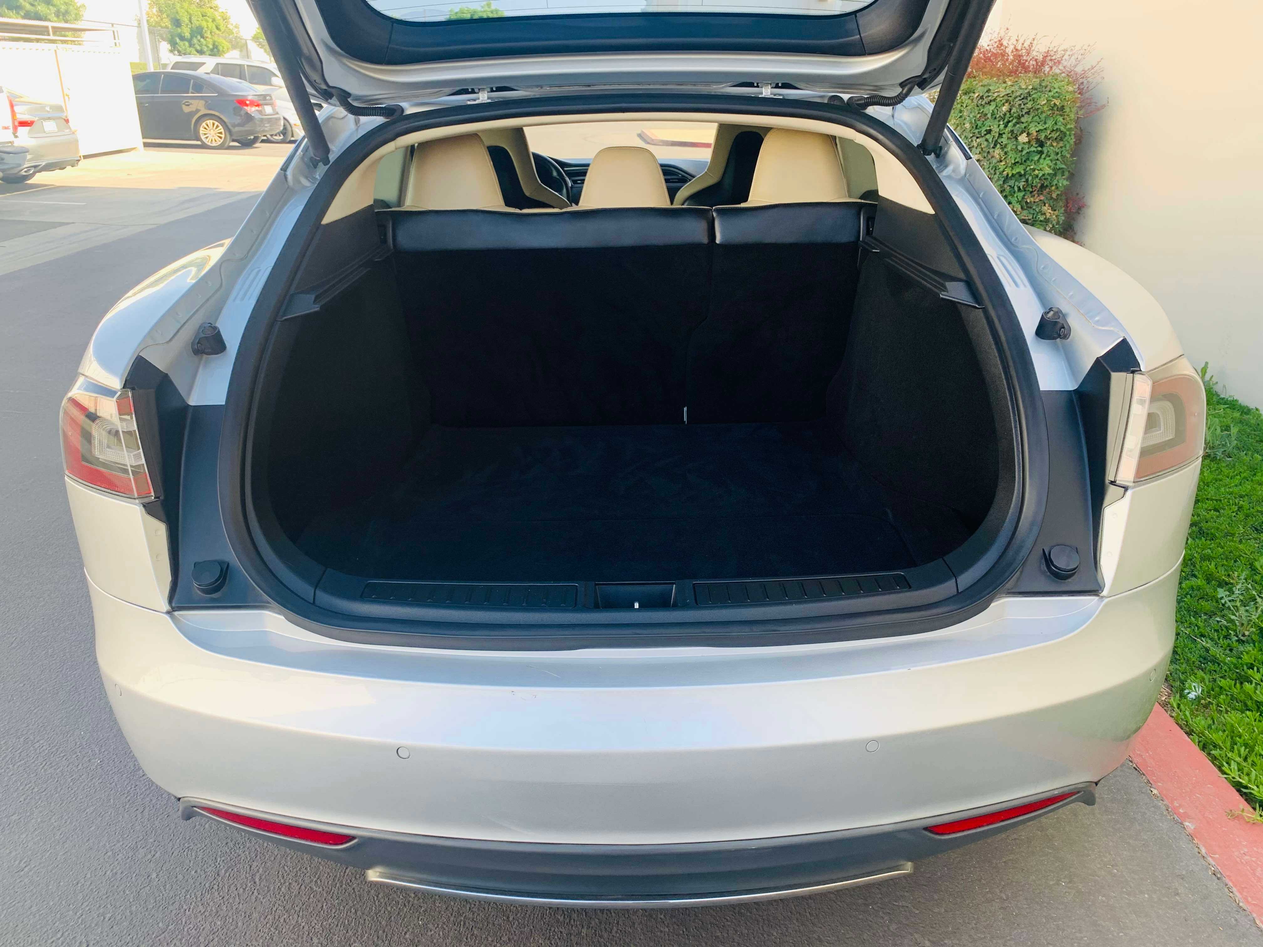 Tesla Model S Image 15