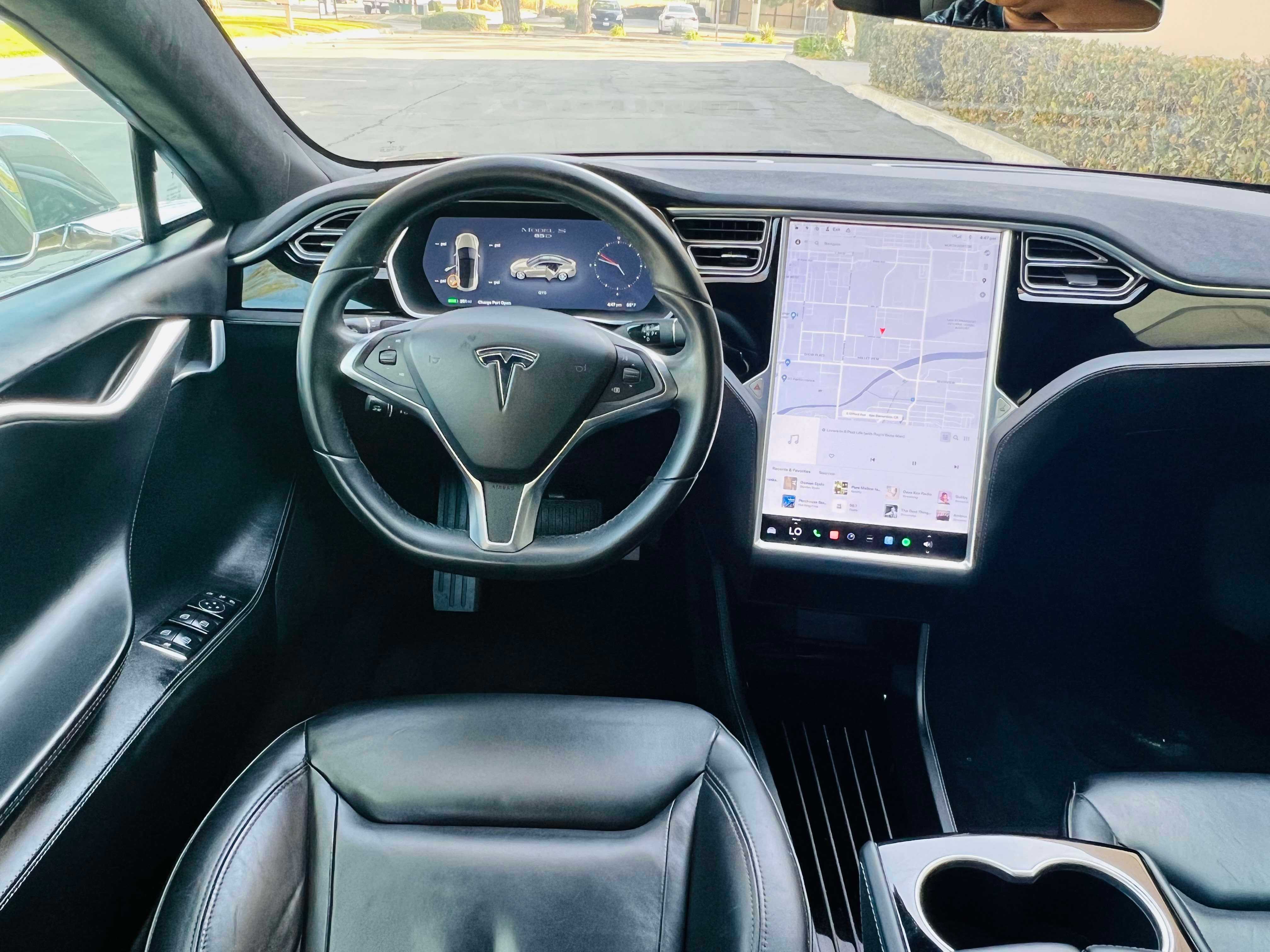 Tesla Model S Image 14