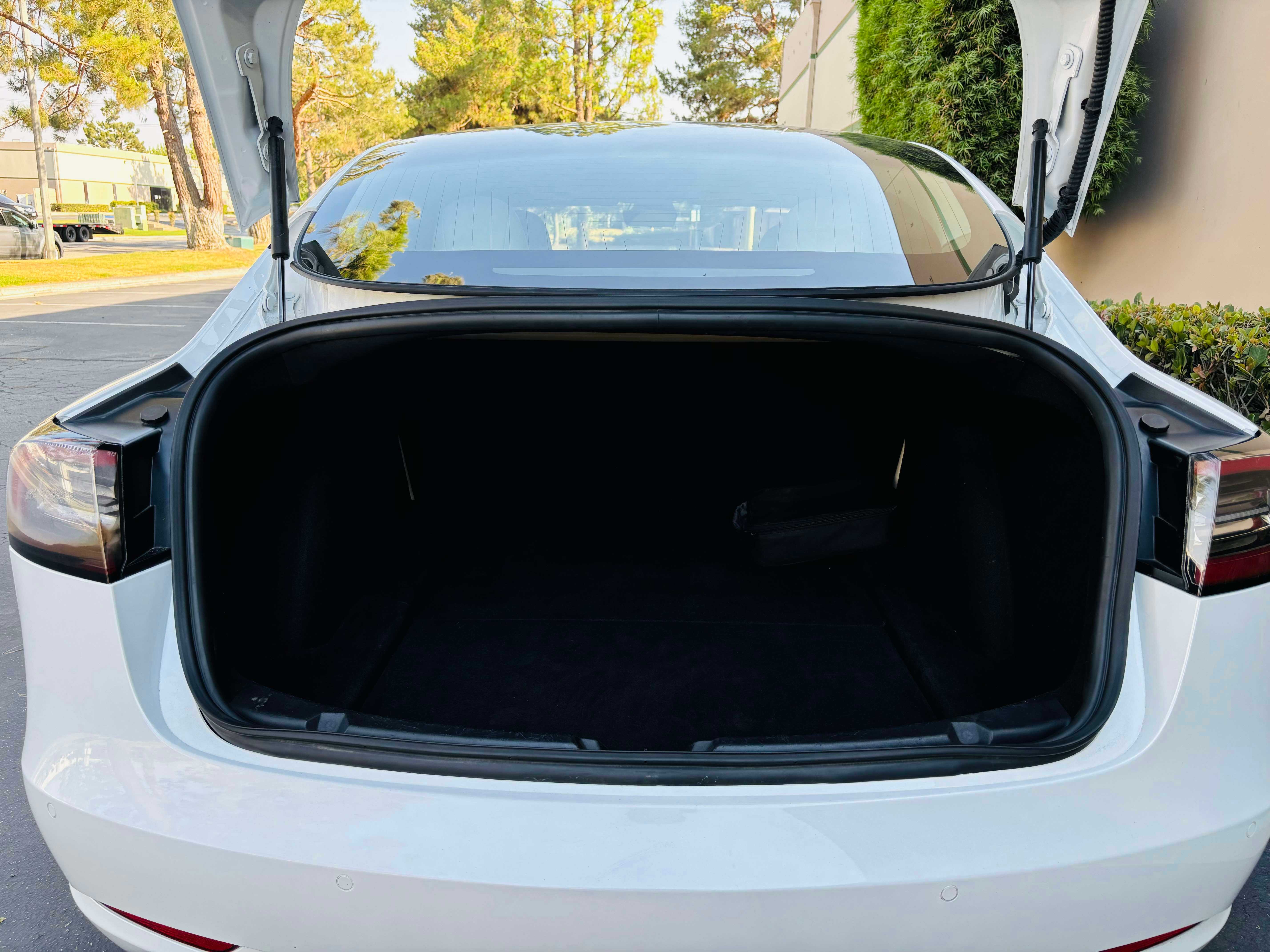 Tesla Model 3 Image 15