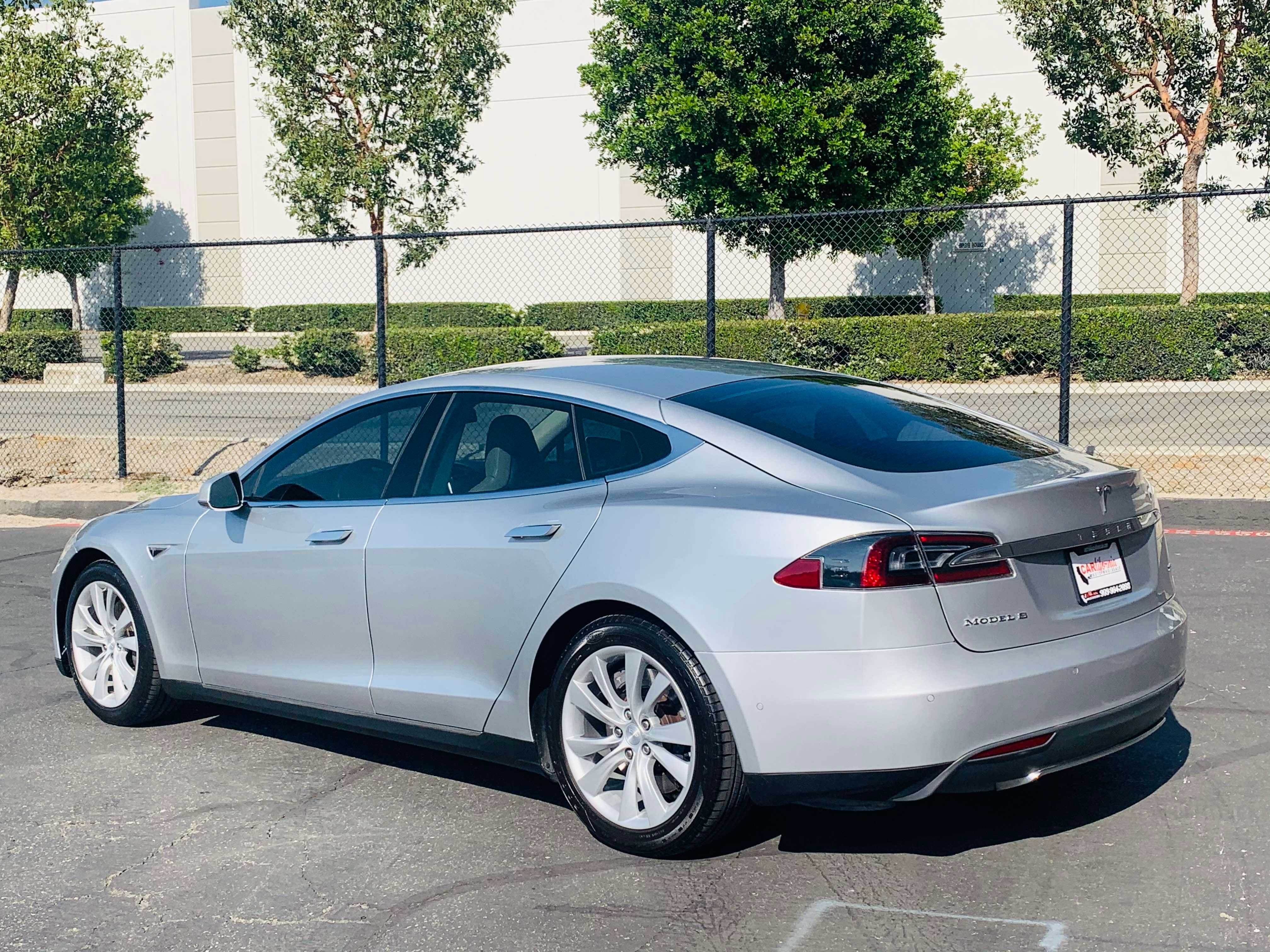 Tesla Model S Image 5