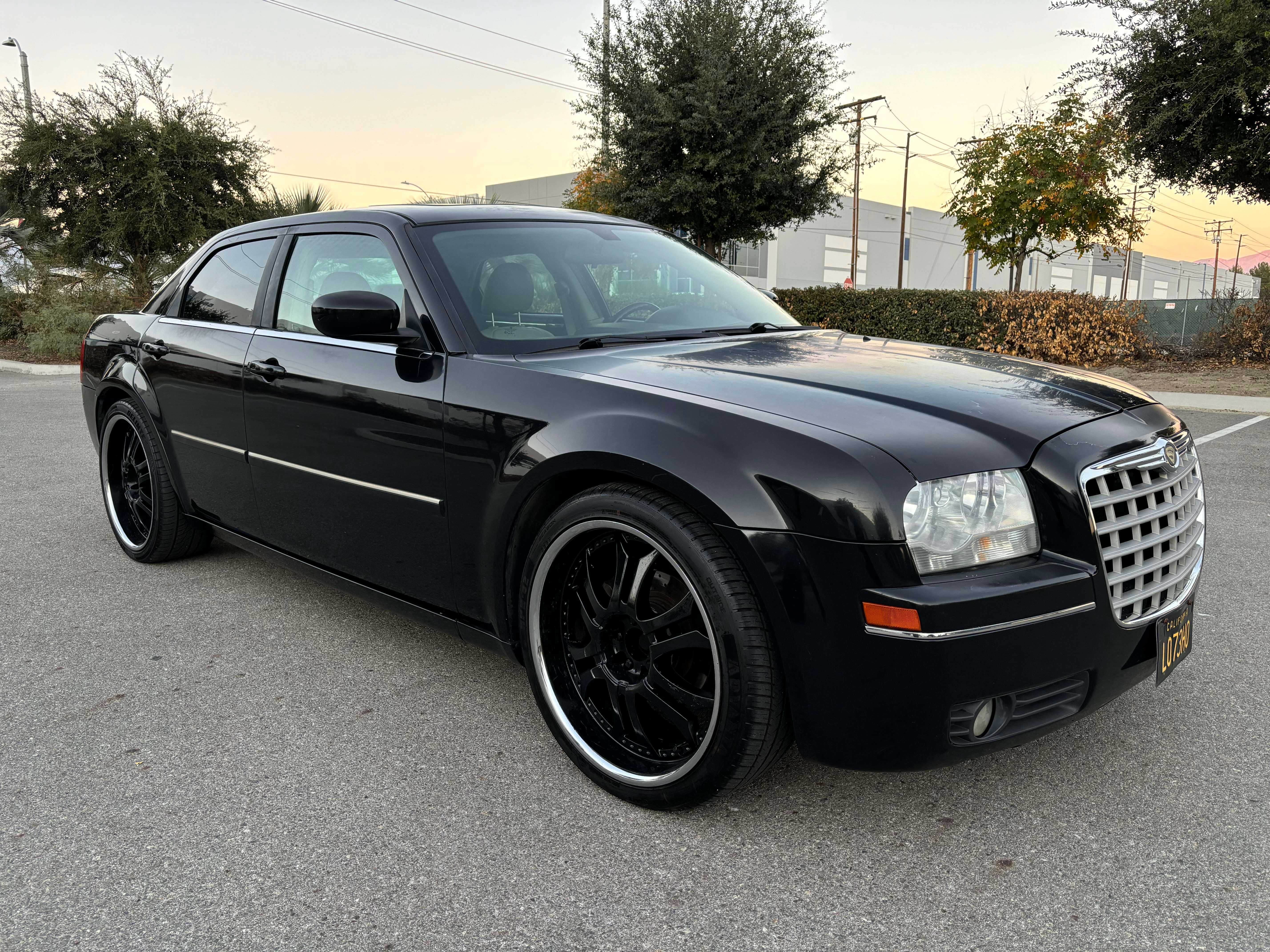 Chrysler 300 Image 3