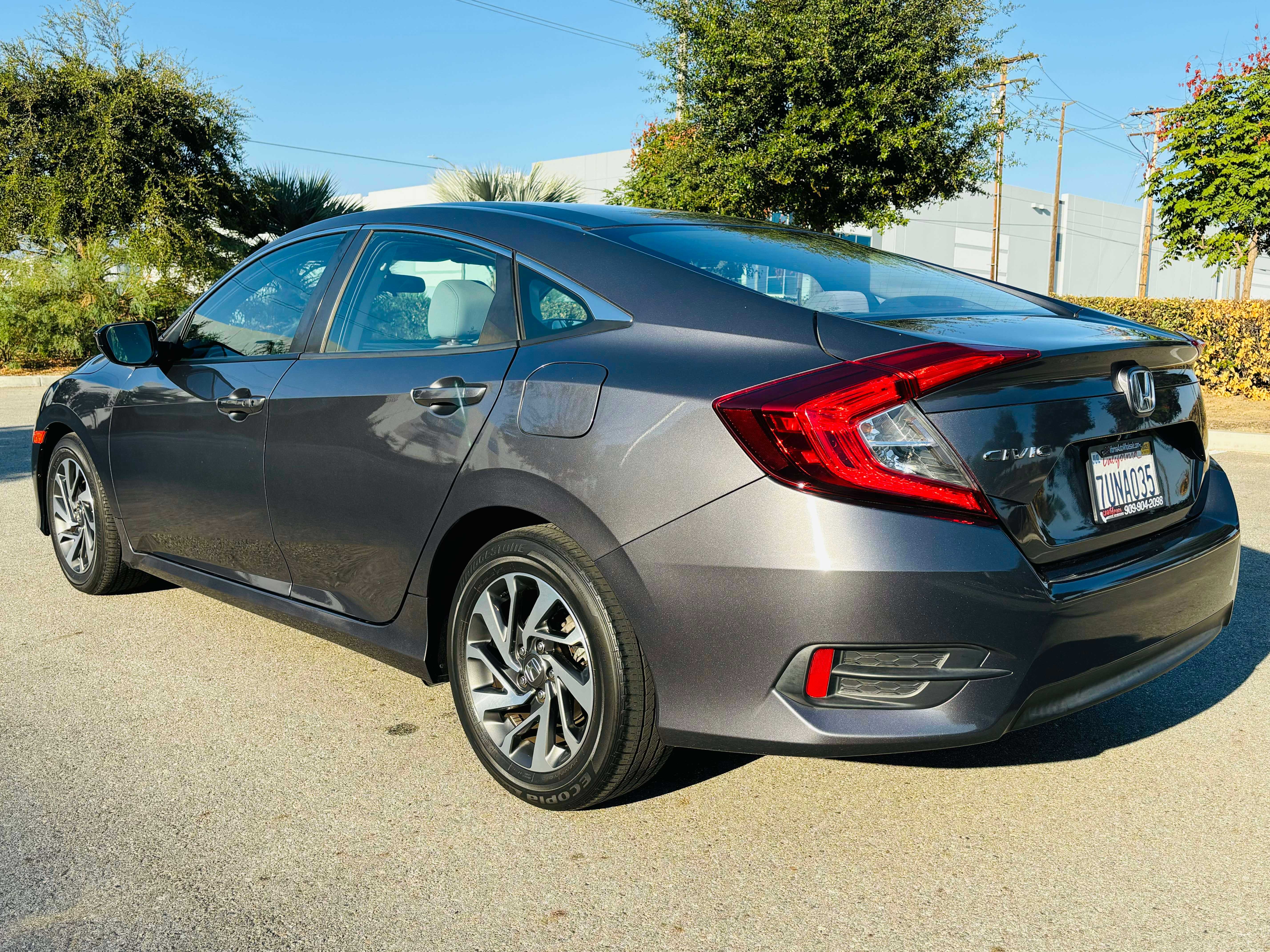 Honda Civic Image 2