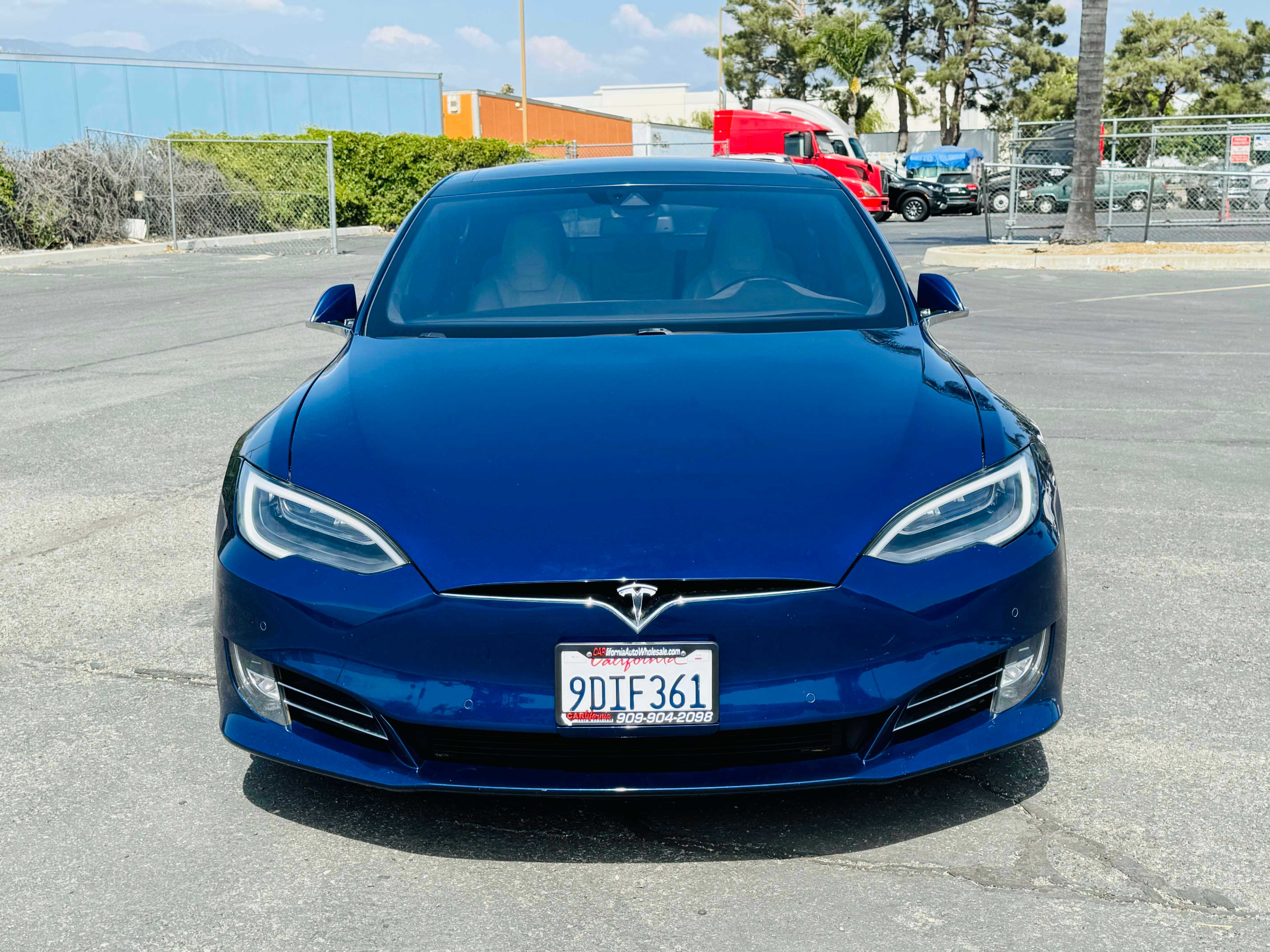 Tesla Model S Image 2