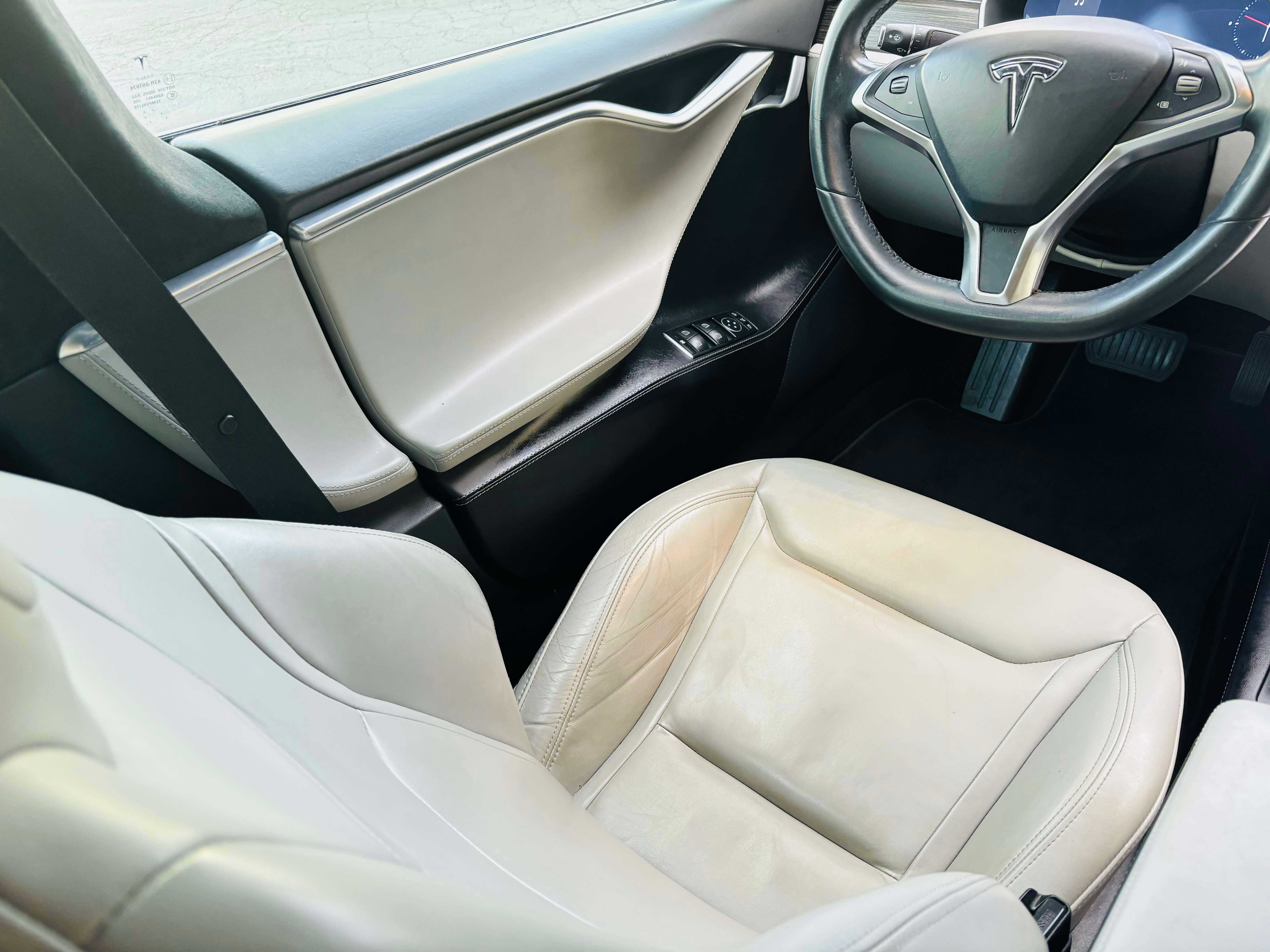 Tesla Model S Image 13