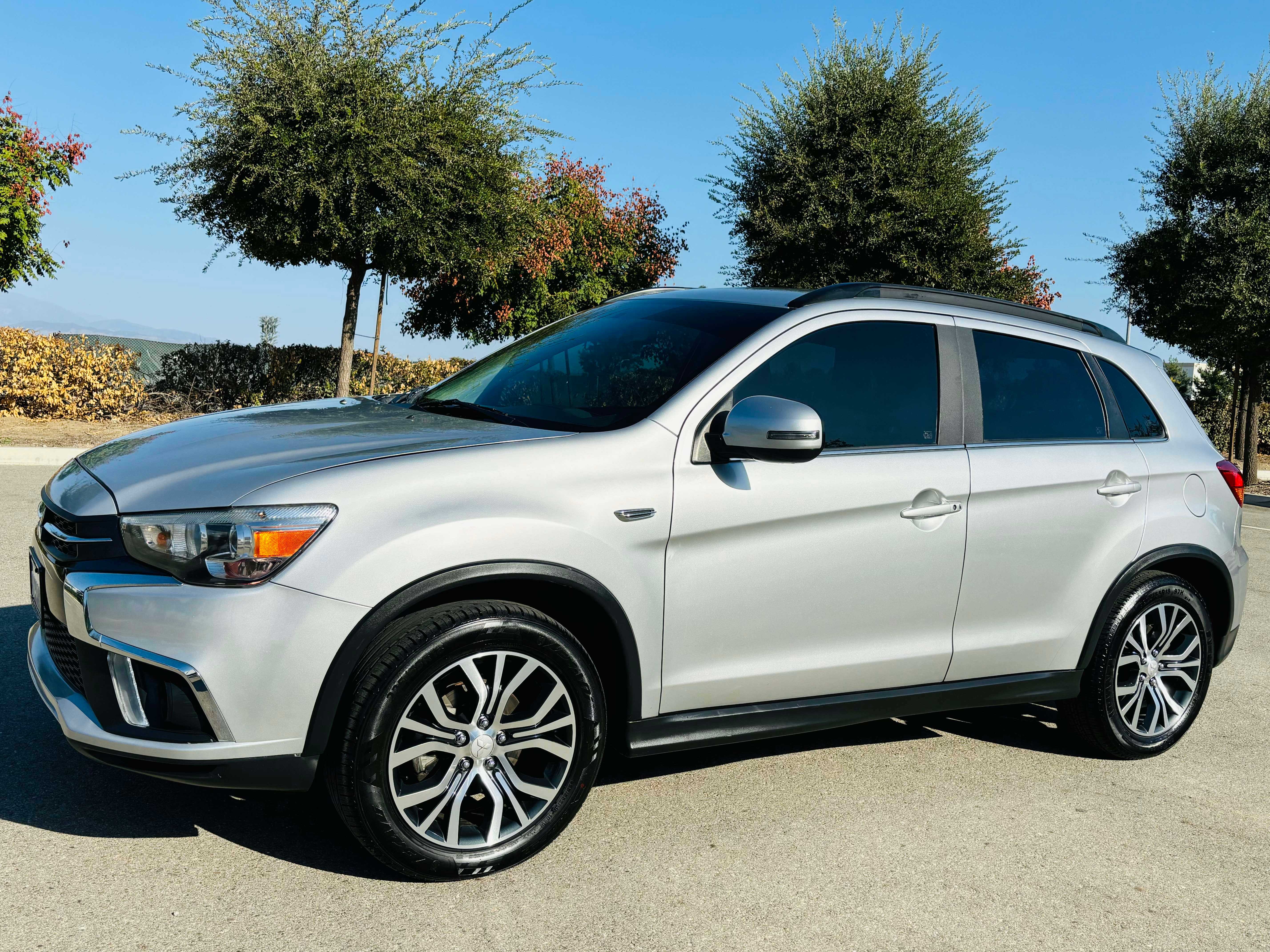 Mitsubishi Outlander Sport Image 1