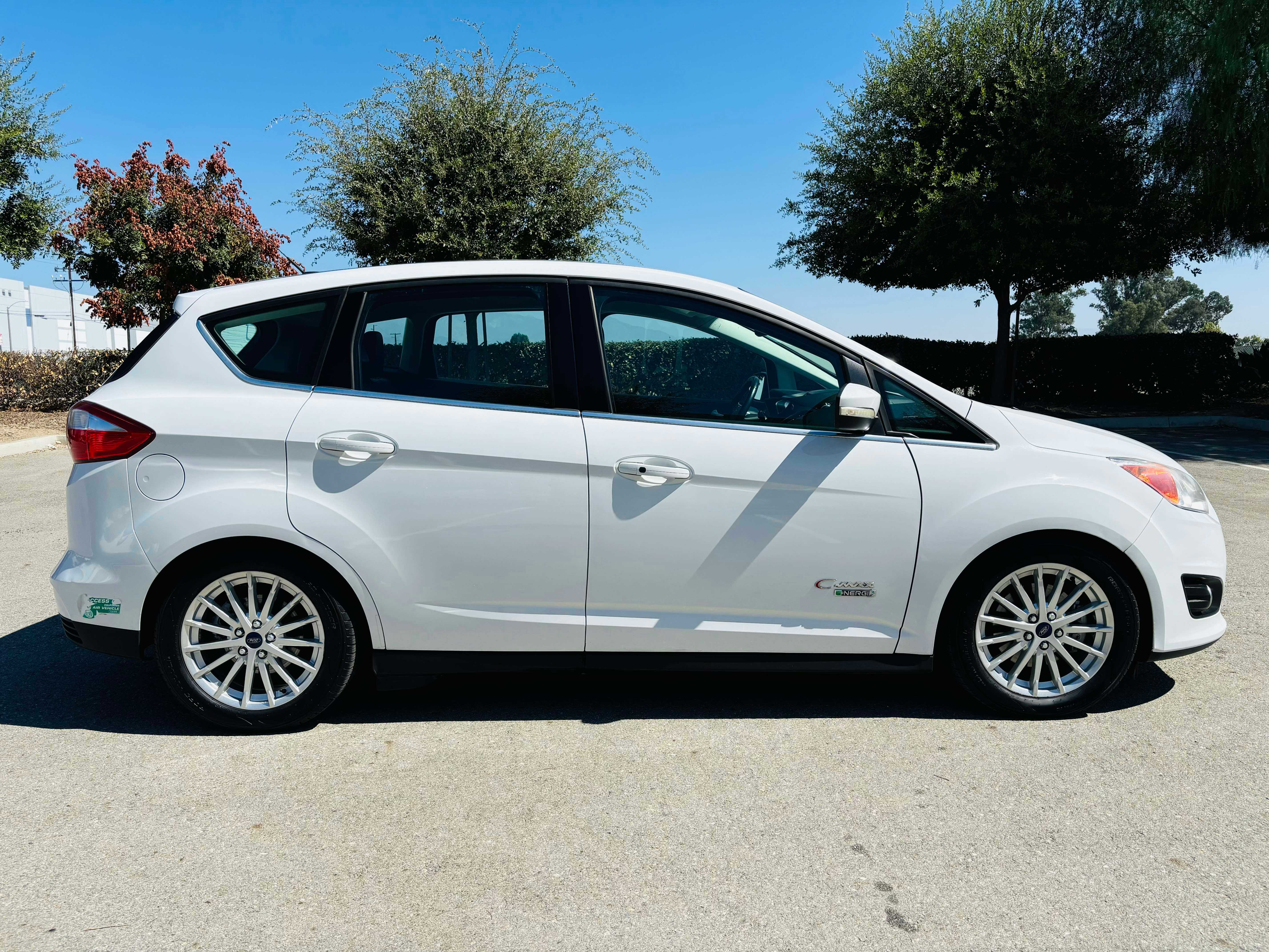 Ford C-max Energi Image 4