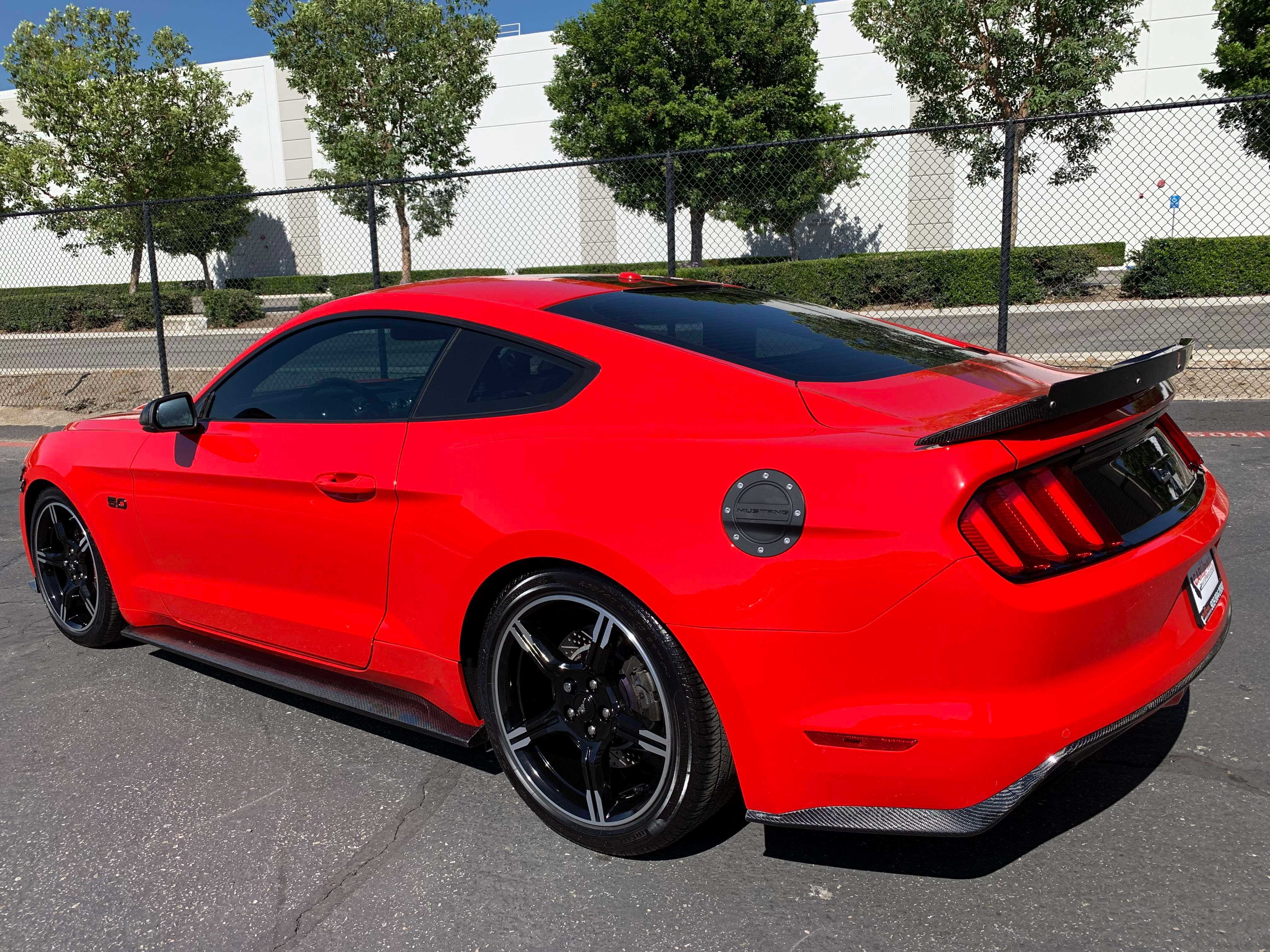 Ford Mustang Image 8