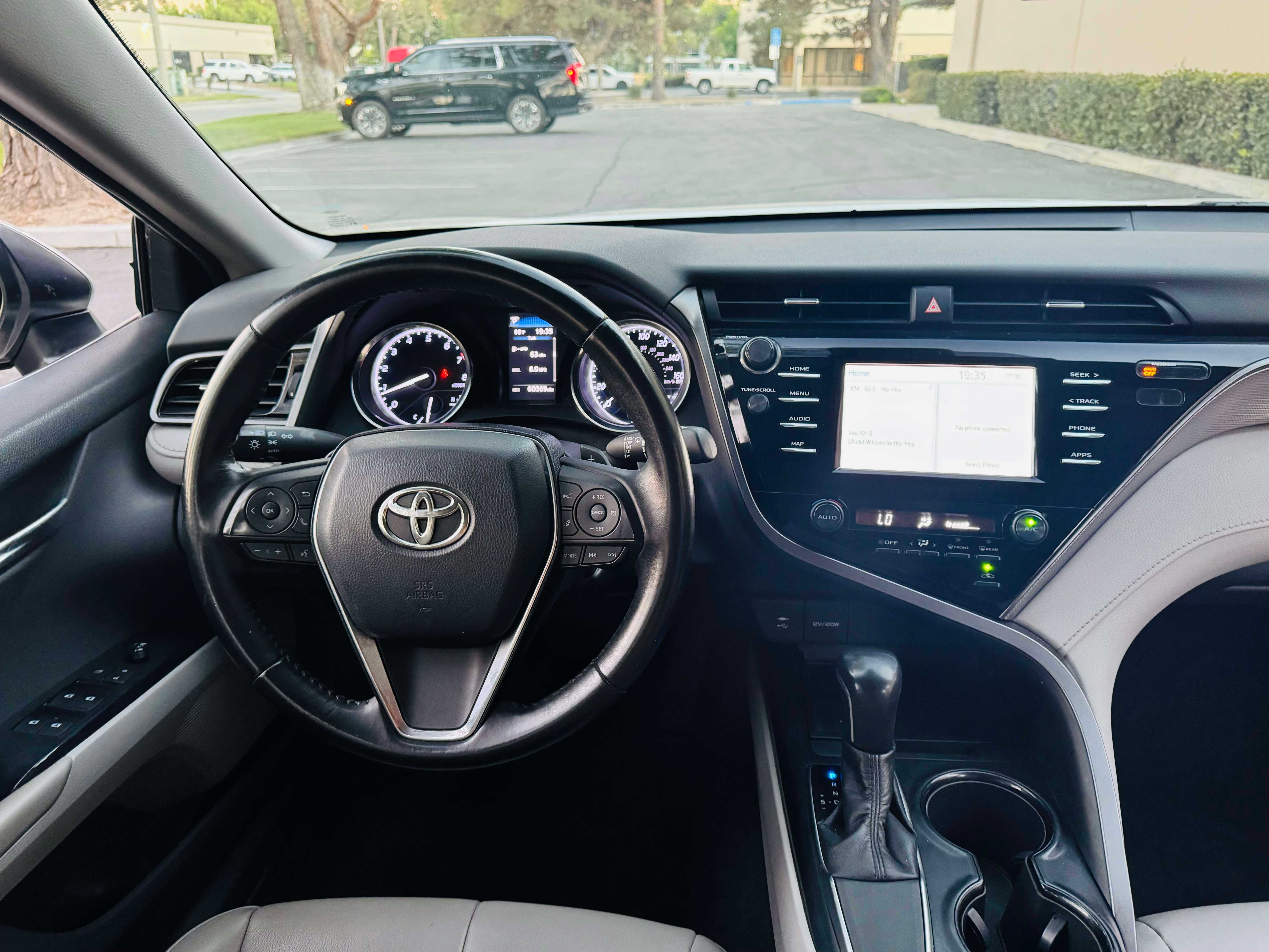 Toyota Camry Image 12