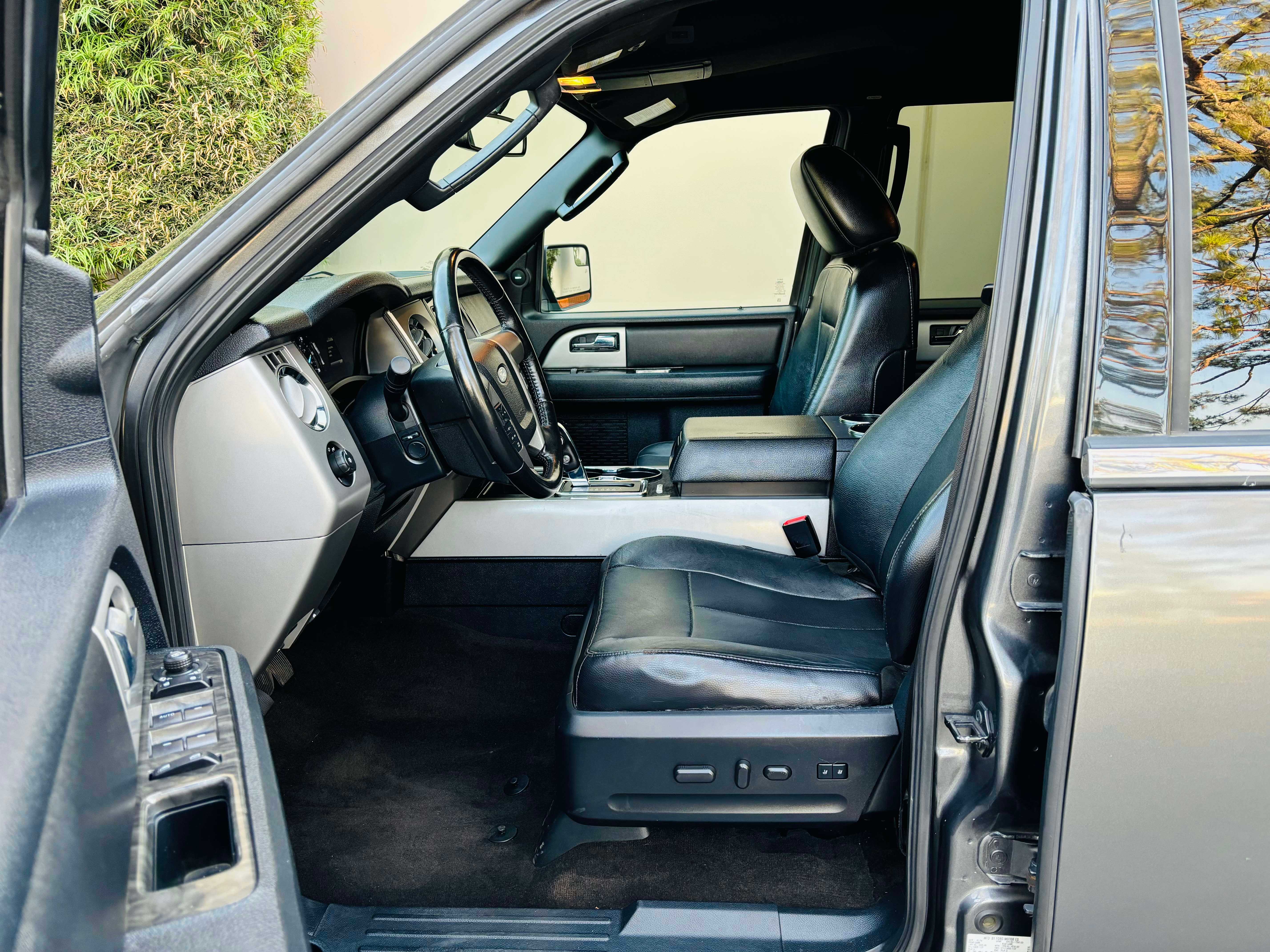 Ford Expedition Image 10