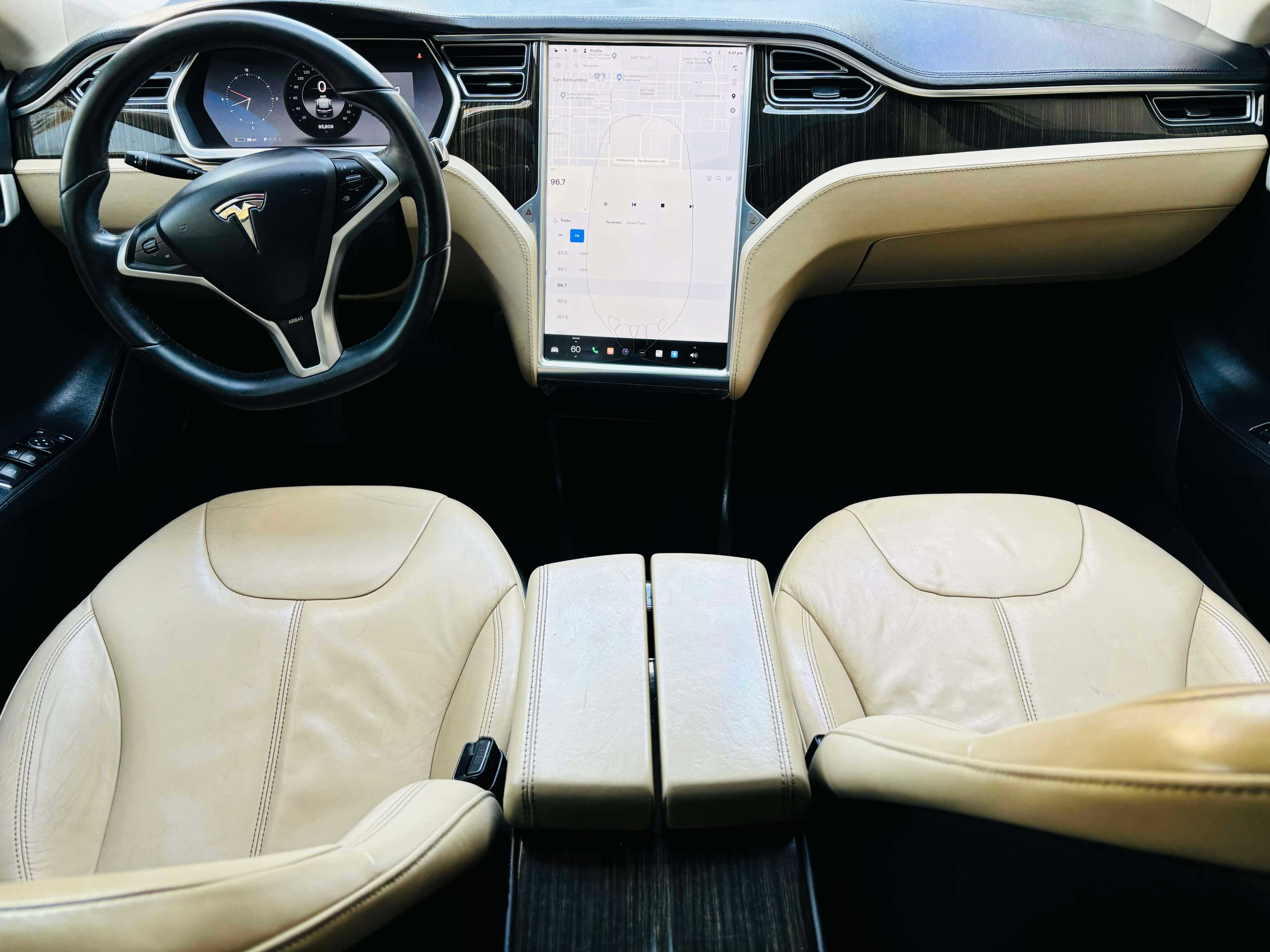 Tesla MODEL S Image 13