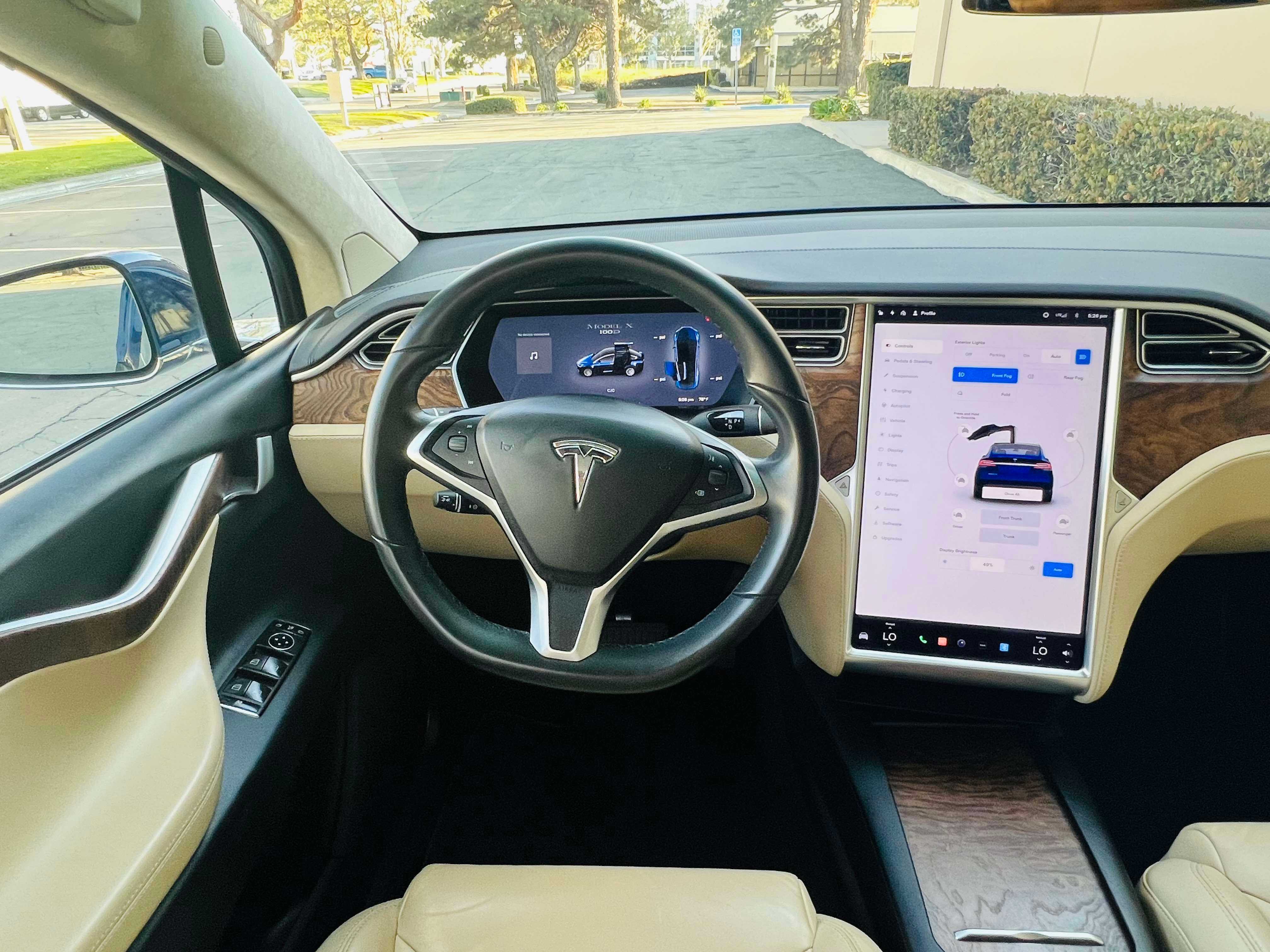 Tesla Model X Image 16