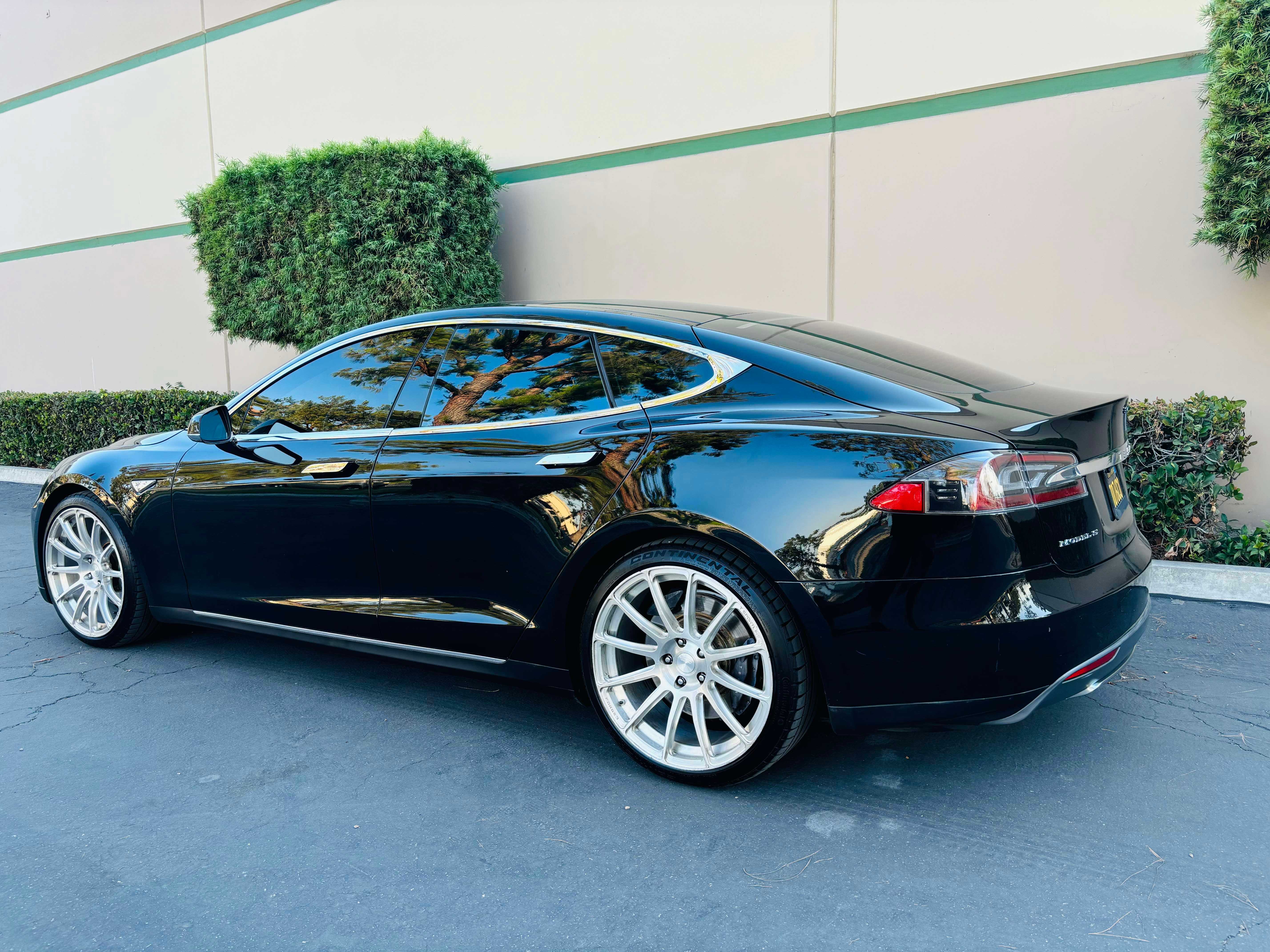 Tesla MODEL S Image 7