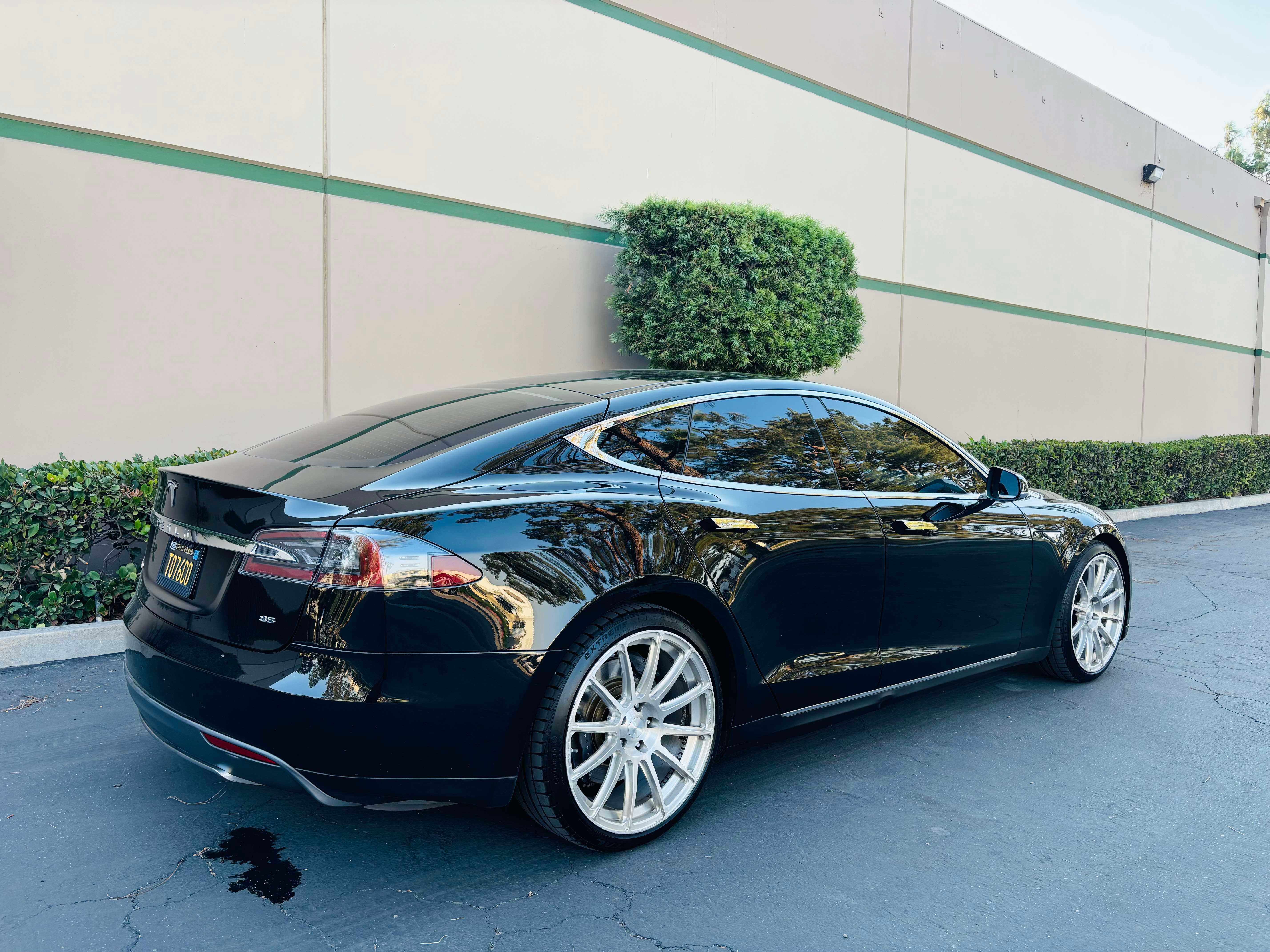Tesla MODEL S Image 5