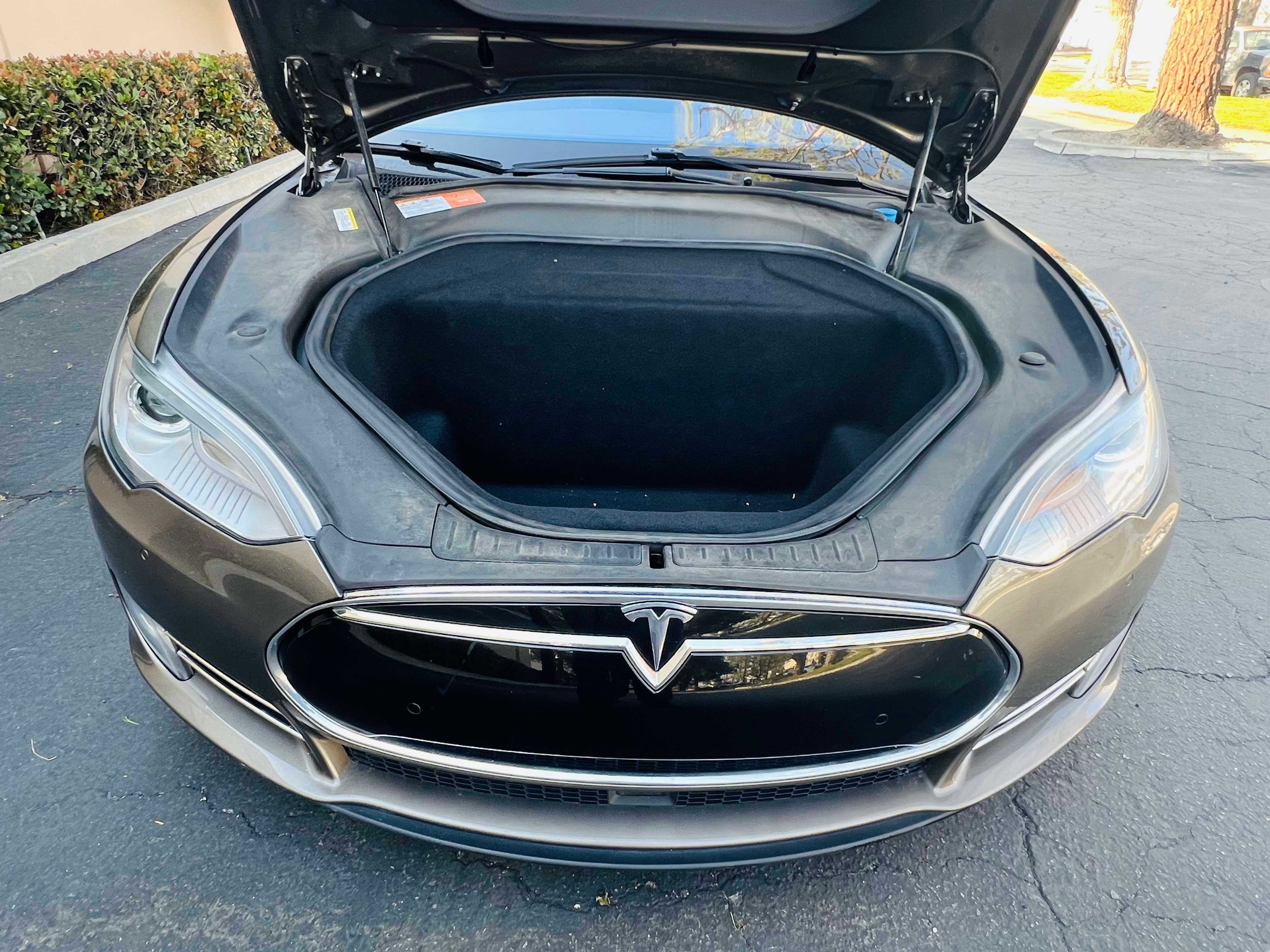 Tesla Model S Image 17