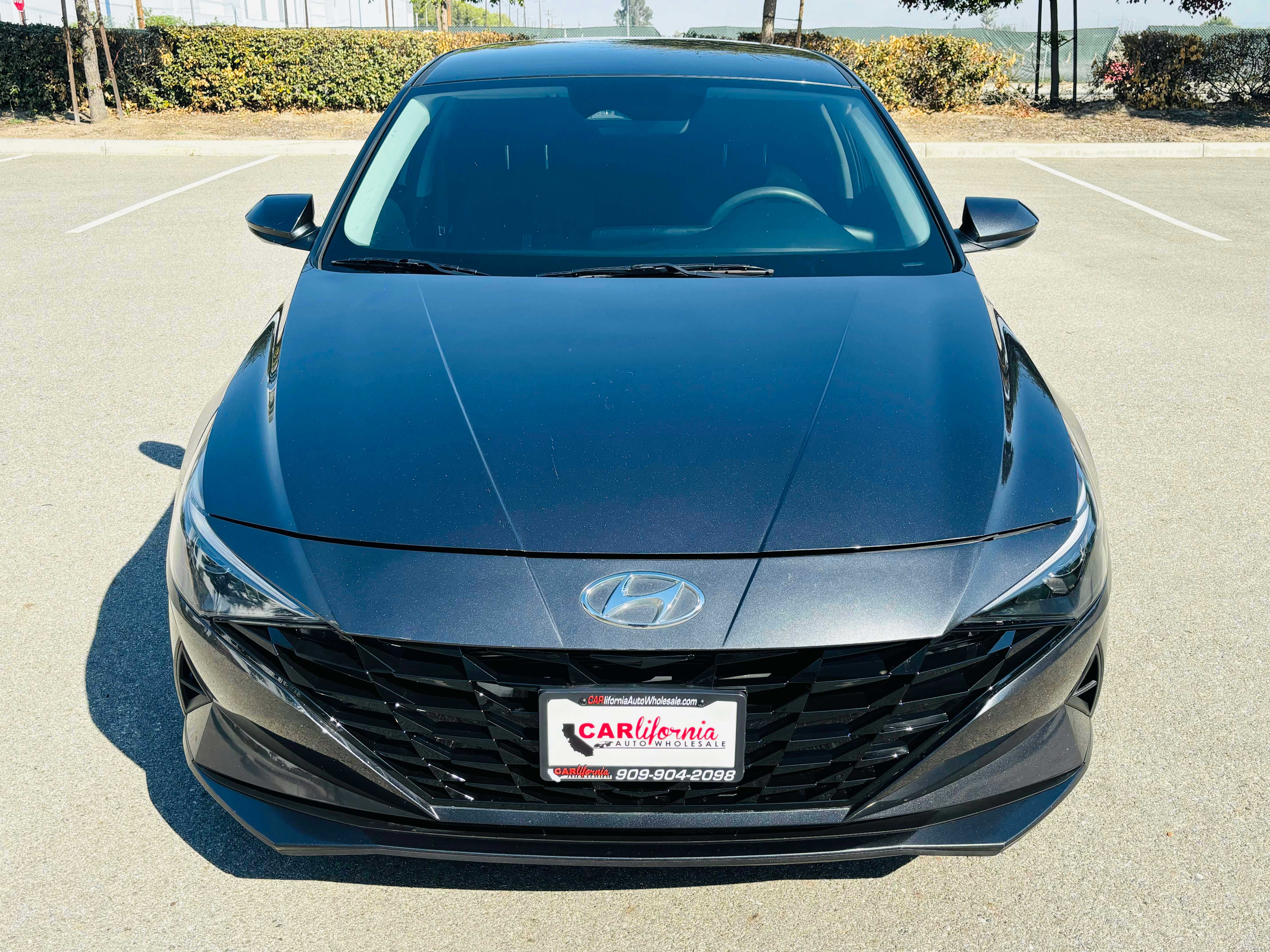 Hyundai Elantra Image 2