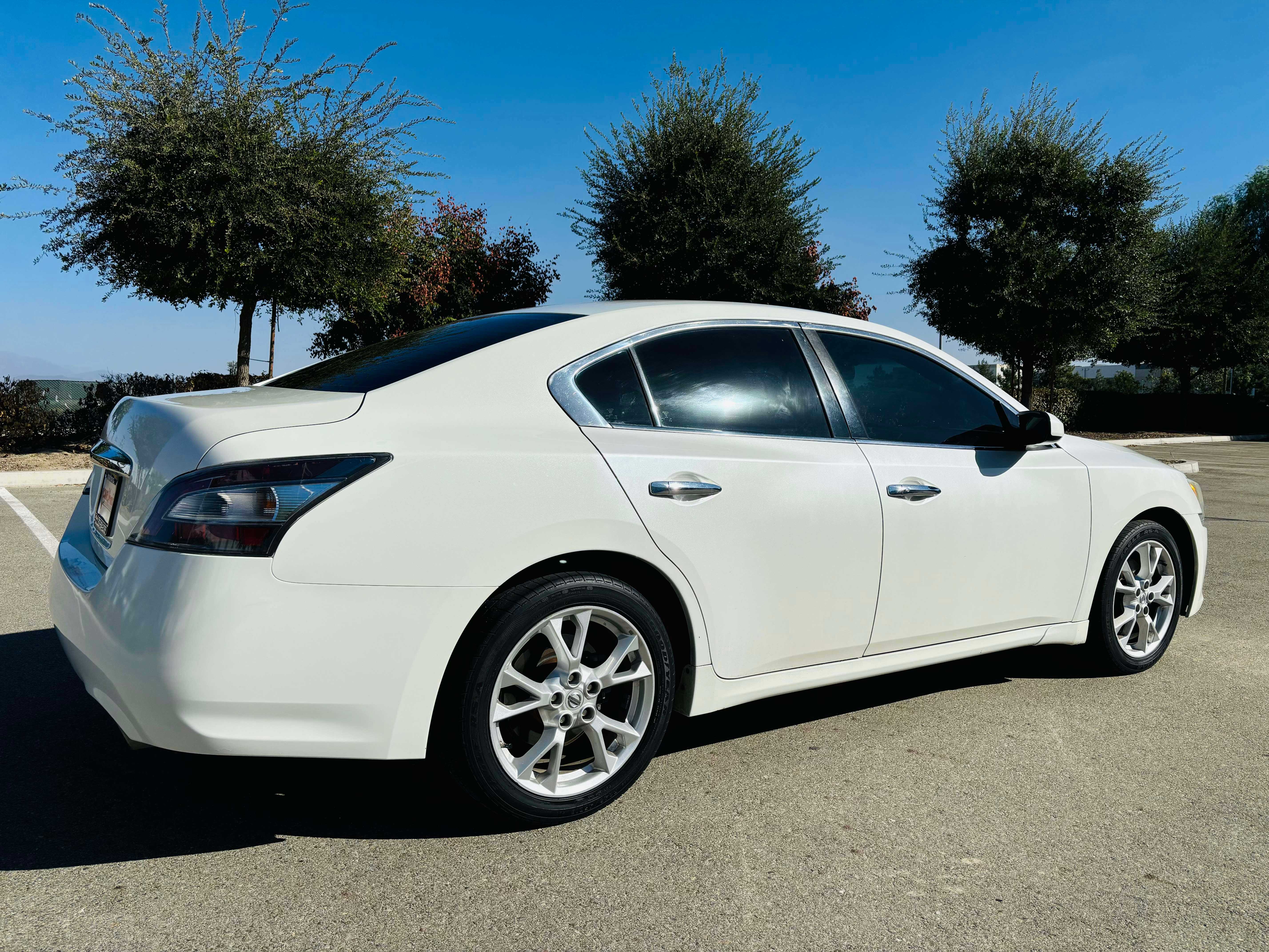 Nissan Maxima Image 6