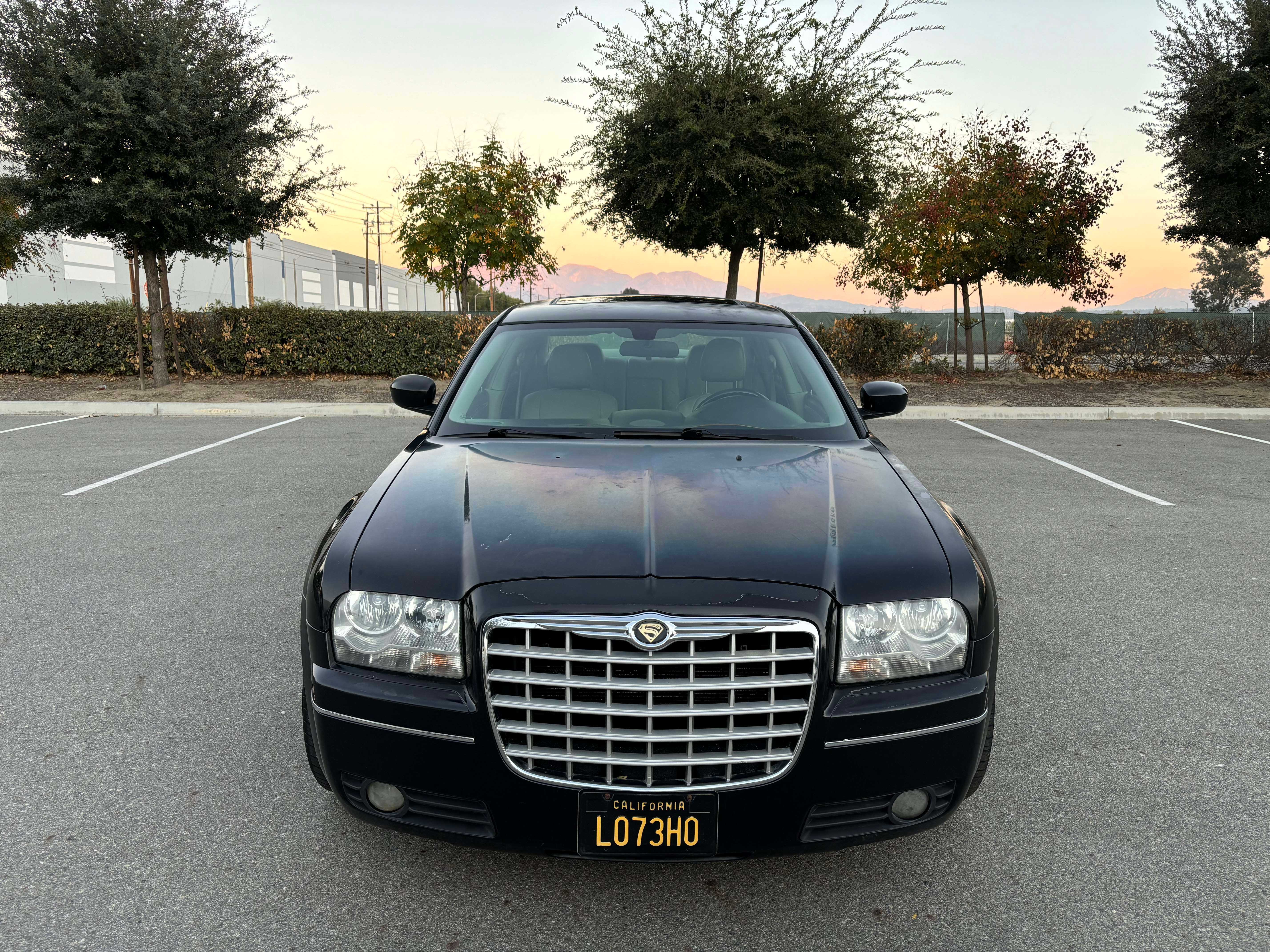 Chrysler 300 Image 2