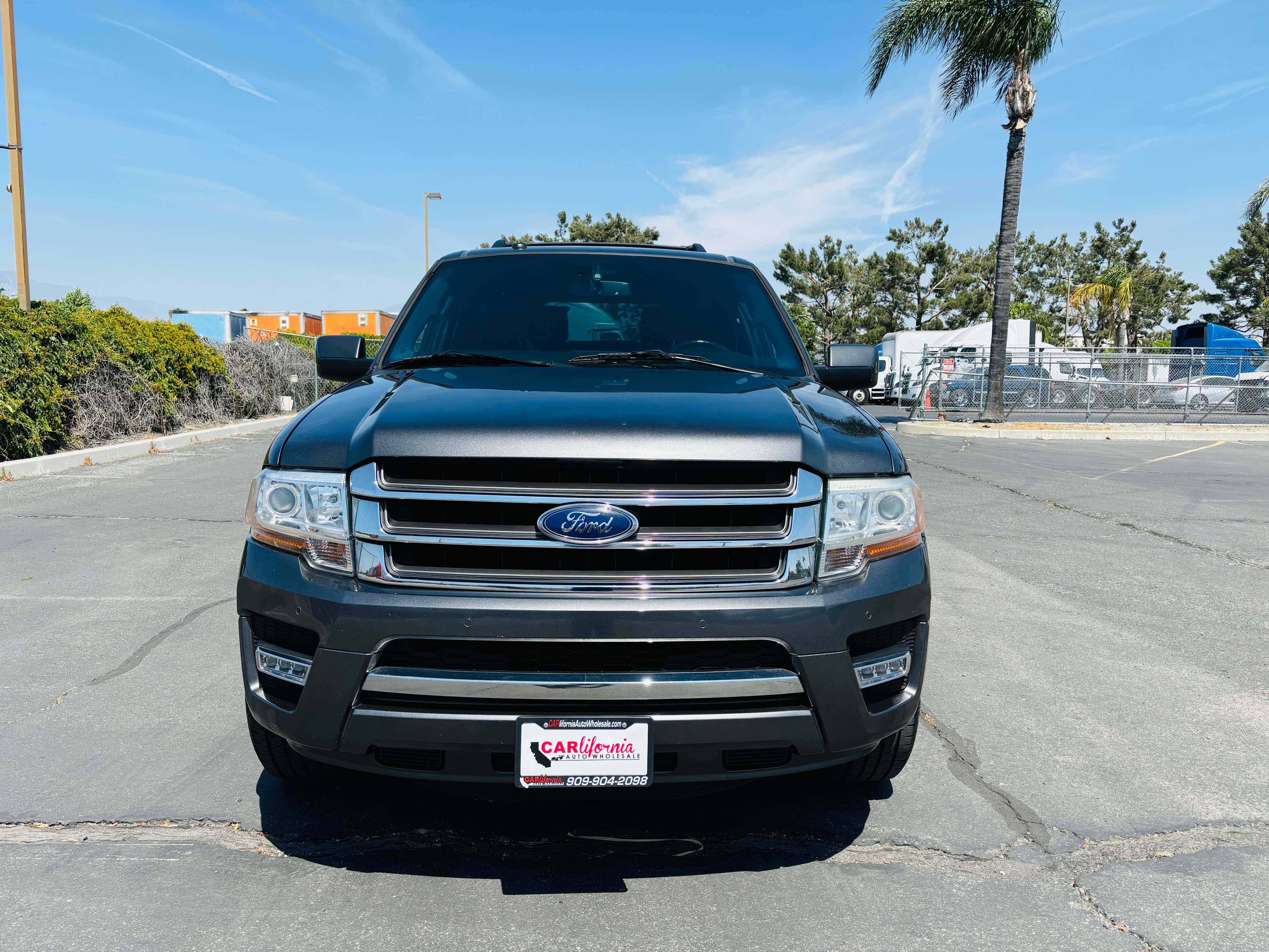 Ford Expedition Image 2